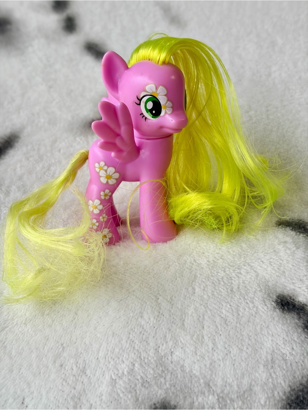 2015 MLP  (G4) “ Flower Wishes” 3” brushable  - Cutie Mark Magic” Series.
